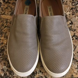 Steve Madden slip on sneaker